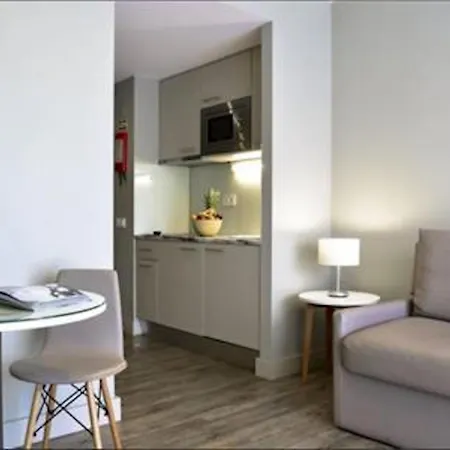 아파트 Aqualuz One Bedroom Premium *